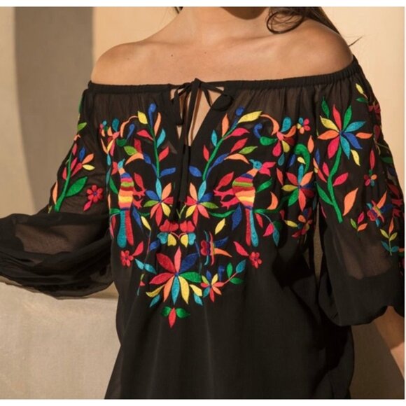 SIZE M Roja Mexican Style Embroidered Black Sheer Peasant Top Folk Art Otomi - Picture 1 of 10